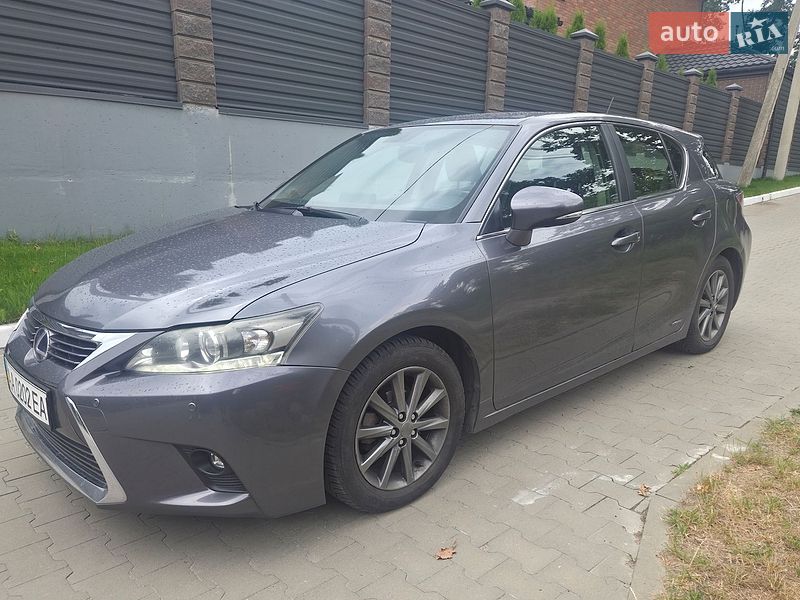 Lexus CT, photos from the listing