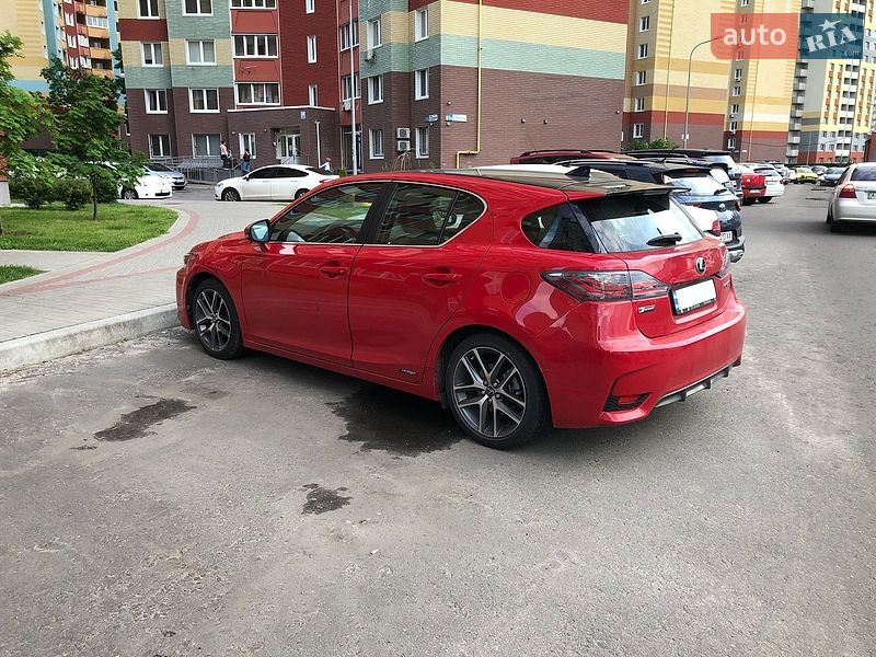 Lexus CT, фото з оголошення