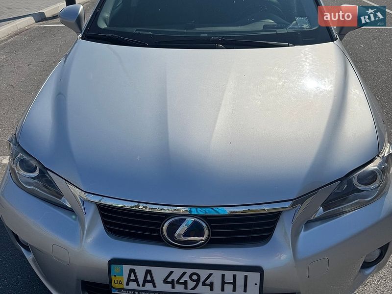 Хэтчбек Lexus CT 2013 в Киеве
