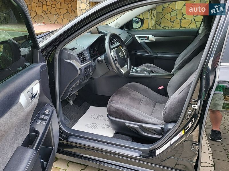 Хэтчбек Lexus CT 2013 в Луцке