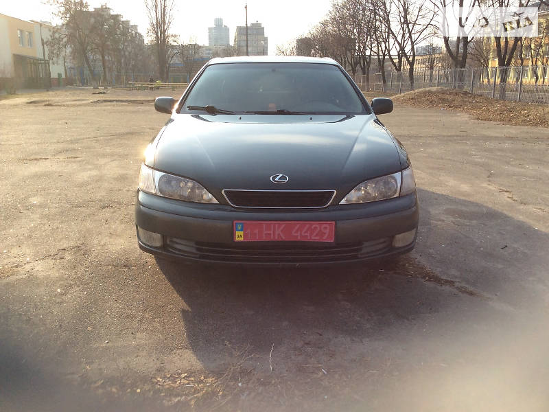 Седан Lexus ES 1998 в Киеве