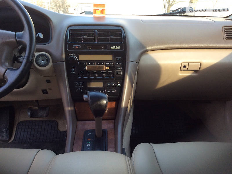 Седан Lexus ES 1998 в Киеве