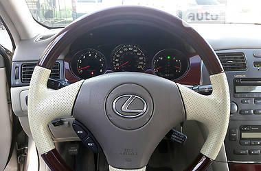 Седан Lexus ES 2002 в Киеве