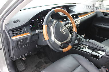 Седан Lexus ES 2014 в Обухове
