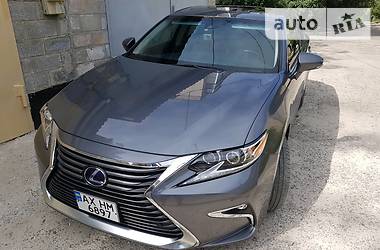 Седан Lexus ES 2016 в 