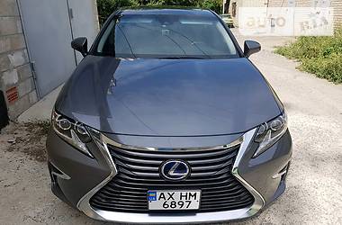 Седан Lexus ES 2016 в 