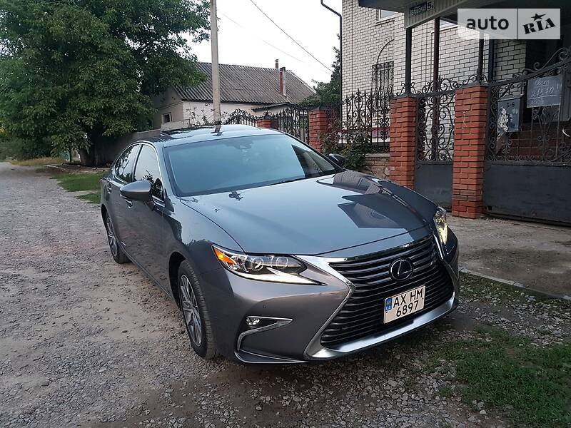 Седан Lexus ES 2016 в 