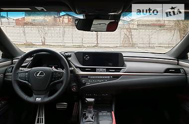 Седан Lexus ES 2019 в Киеве