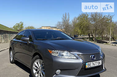 Седан Lexus ES 2012 в 