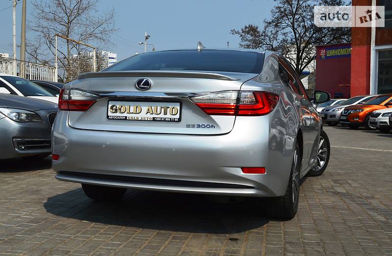 Седан Lexus ES 2016 в Одесі