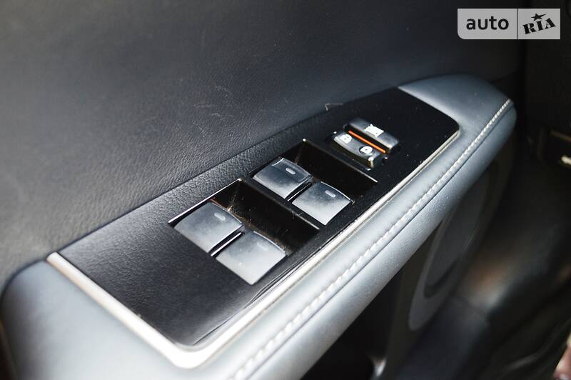 Седан Lexus ES 2016 в Одесі