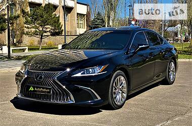 Седан Lexus ES 2019 в 
