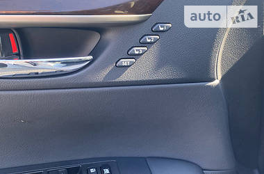Седан Lexus ES 2013 в 