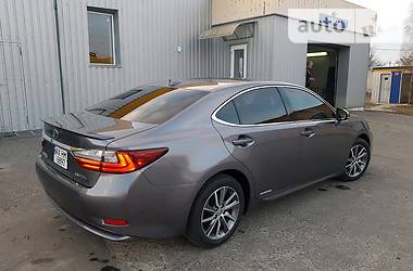 Седан Lexus ES 2016 в 