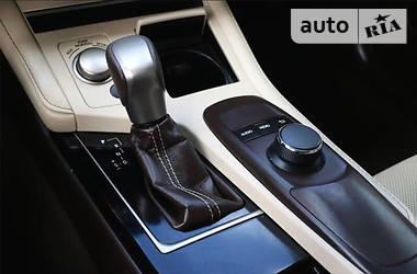 Седан Lexus ES 2015 в 