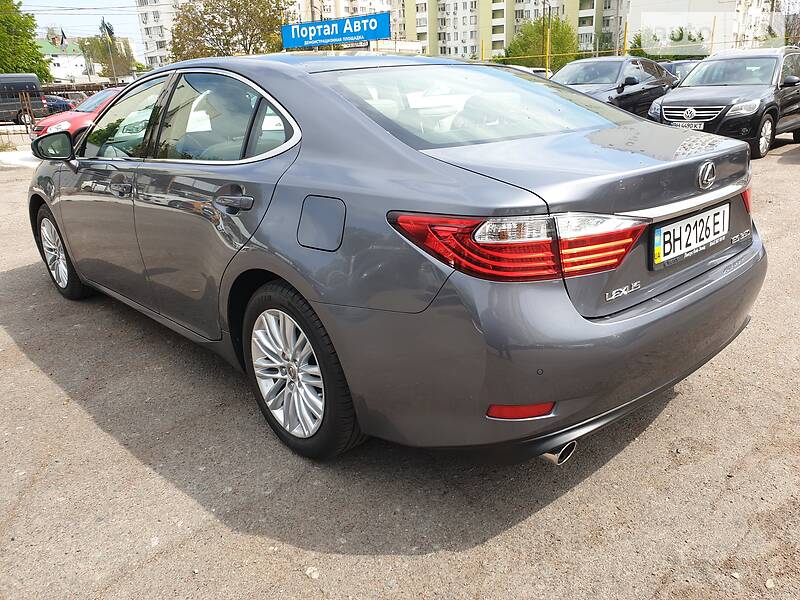 Седан Lexus ES 2012 в Одесі