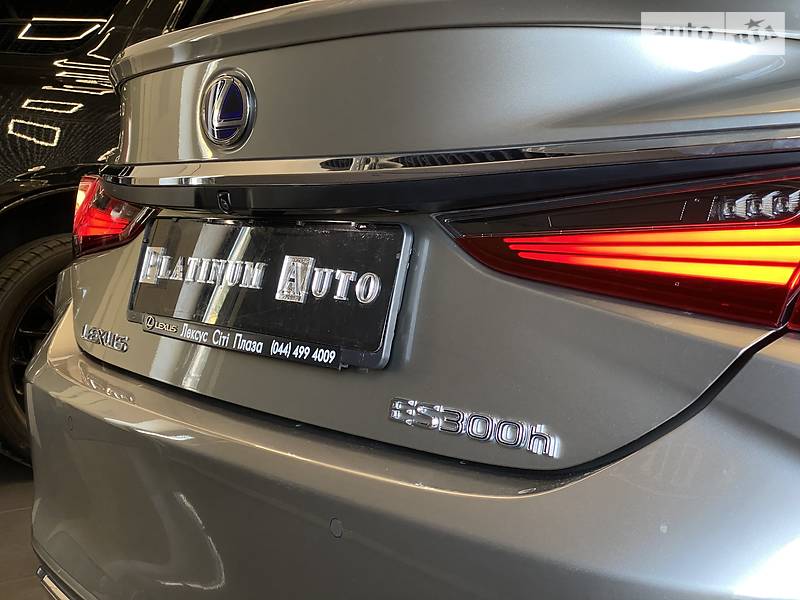 Седан Lexus ES 2018 в Одесі