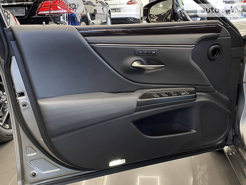 Седан Lexus ES 2018 в Одесі