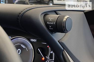 Седан Lexus ES 2018 в 