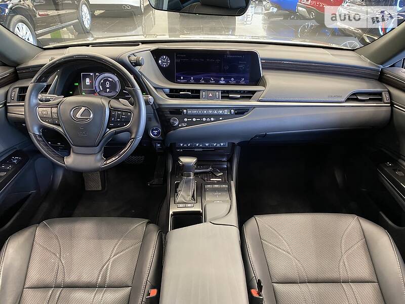 Седан Lexus ES 2018 в Одесі