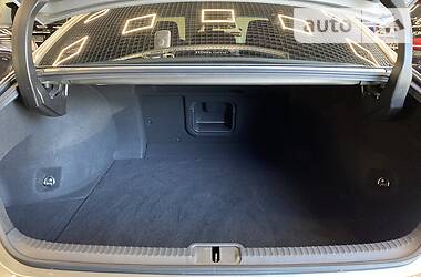 Седан Lexus ES 2018 в 