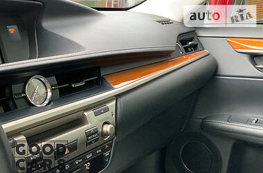 Седан Lexus ES 2014 в 