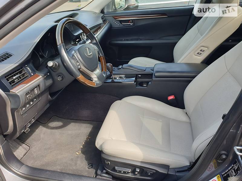 Седан Lexus ES 2012 в Одесі