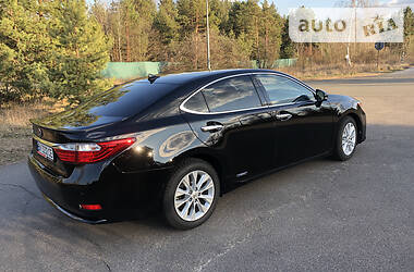 Седан Lexus ES 2013 в 