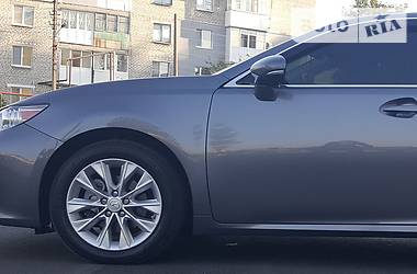 Седан Lexus ES 2013 в Полтаве