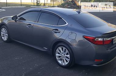 Седан Lexus ES 2013 в Полтаве