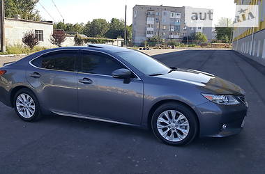 Седан Lexus ES 2013 в Полтаве