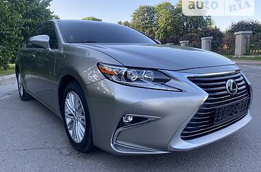 Седан Lexus ES 2017 в Умани