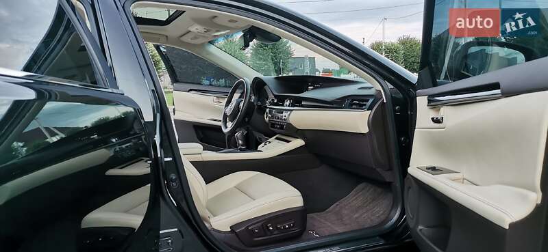 Седан Lexus ES 2017 в Хмельницькому