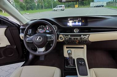 Седан Lexus ES 2017 в Хмельницькому