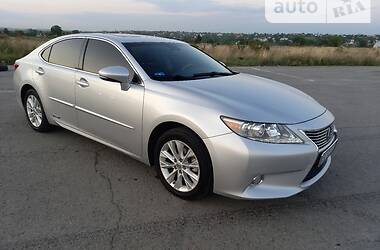 Седан Lexus ES 2013 в Тернополе