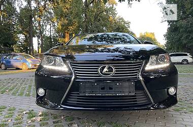 Седан Lexus ES 2013 в Харькове