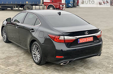 Седан Lexus ES 2016 в Ровно