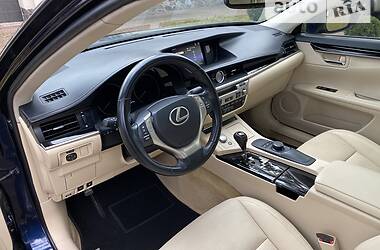 Седан Lexus ES 2015 в Киеве