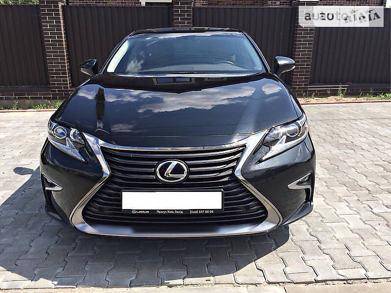 Седан Lexus ES 2016 в Киеве