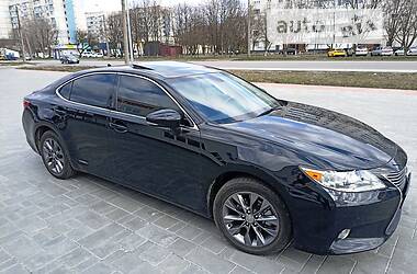 Седан Lexus ES 2013 в Черкассах