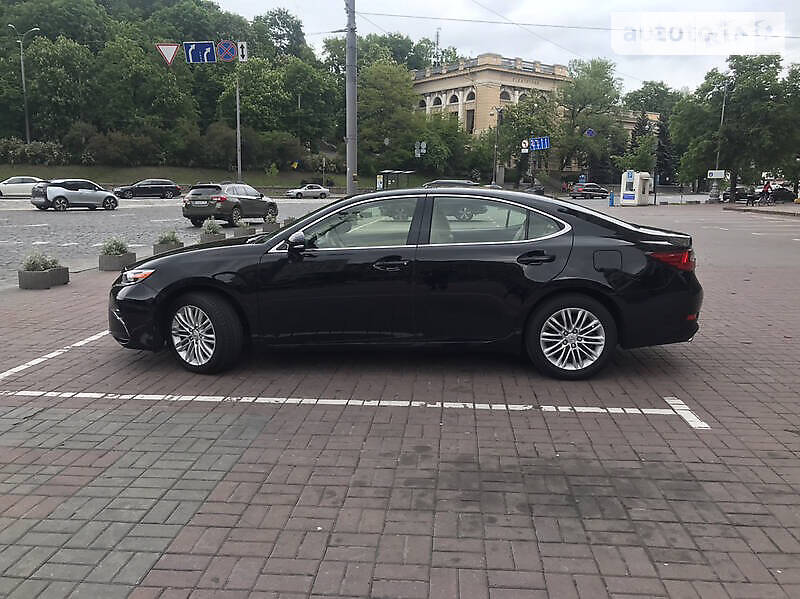 Седан Lexus ES 2015 в Києві