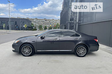 Седан Lexus ES 2010 в Киеве