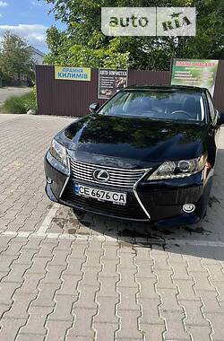 Седан Lexus ES 2015 в Черновцах
