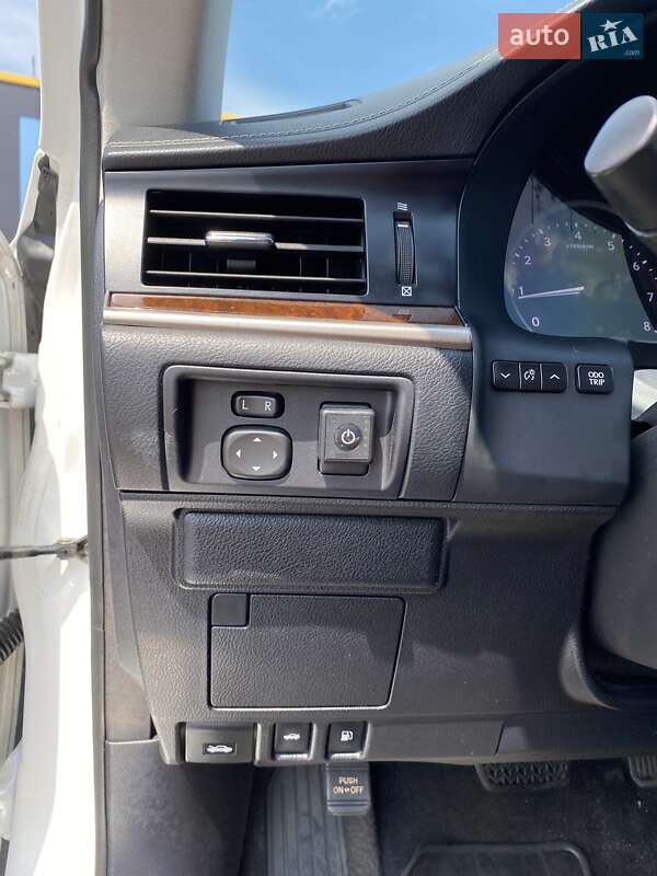 Седан Lexus ES 2014 в Киеве фото 5 Седан Lexus ES 2014 в Киеве