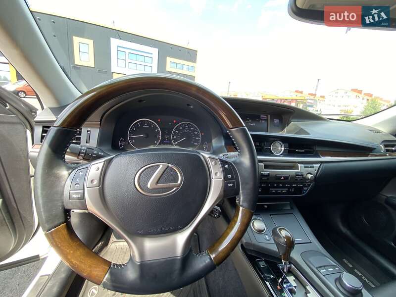 Седан Lexus ES 2014 в Киеве фото 11 Седан Lexus ES 2014 в Киеве