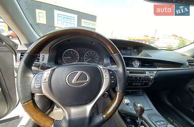 Седан Lexus ES 2014 в Киеве