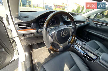 Седан Lexus ES 2014 в Києві