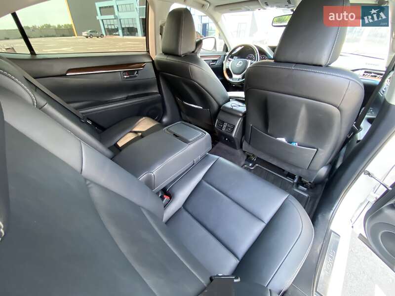 Седан Lexus ES 2014 в Киеве фото 18 Седан Lexus ES 2014 в Киеве