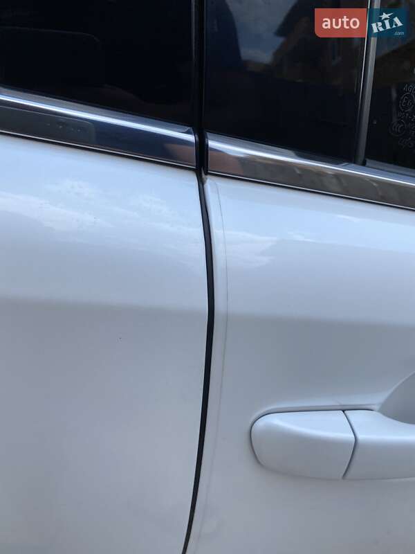 Седан Lexus ES 2014 в Киеве