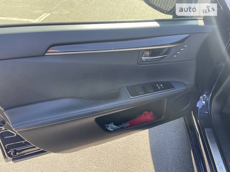Седан Lexus ES 2017 в Одессе